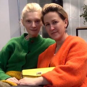 Agata Buzek Instagram - Już niebawem na Netflixie! Erotica 2022. 5 reżyserek, 5 pisarek, 5 kobiecych historii. Dziękuje Wam za ten cudowny styczeń 2020, jeszcze taki beztroski czas💛 @akazejak @kasiadamik #olgachajdas @sebastianstankistankiewicz #andrzejkonopka @jadowska @jagodaszelc @monika_pikula.official @bator.joanna #olgatokarczuk @hankapodraza #martalewandowska @friends_with_benefits_studio