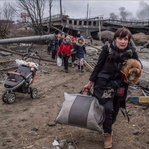 Agata Buzek Instagram - Najbliżsi. Członkowie rodziny. Też są ofiarami wojny. Też muszą uciekać. Albo zostali sami, opuszczeni, przerażeni.
Albo cierpią głód w zbombardowanym schronisku. Potrzebują pomocy. Twojej pomocy. Wesprzyj @przystanocalenie @fundacjaviva @fundacjaostatniaszansa @fundacja_judyta @eko_straz 
The loved ones. Best friends. They suffer as well in this war. They have to escape or survive- abanoned, terrified or starving in a bombed shelter. They need your help! Support: @przystanocalenie @fundacjaviva @fundacjaostatniaszansa @eko_straz @fundacja_judyta #pomocdlaukrainy #pomagajmy #najlepszyprzyjaciel #wojnanaukrainie #ratunku #dogs #slawaukraini