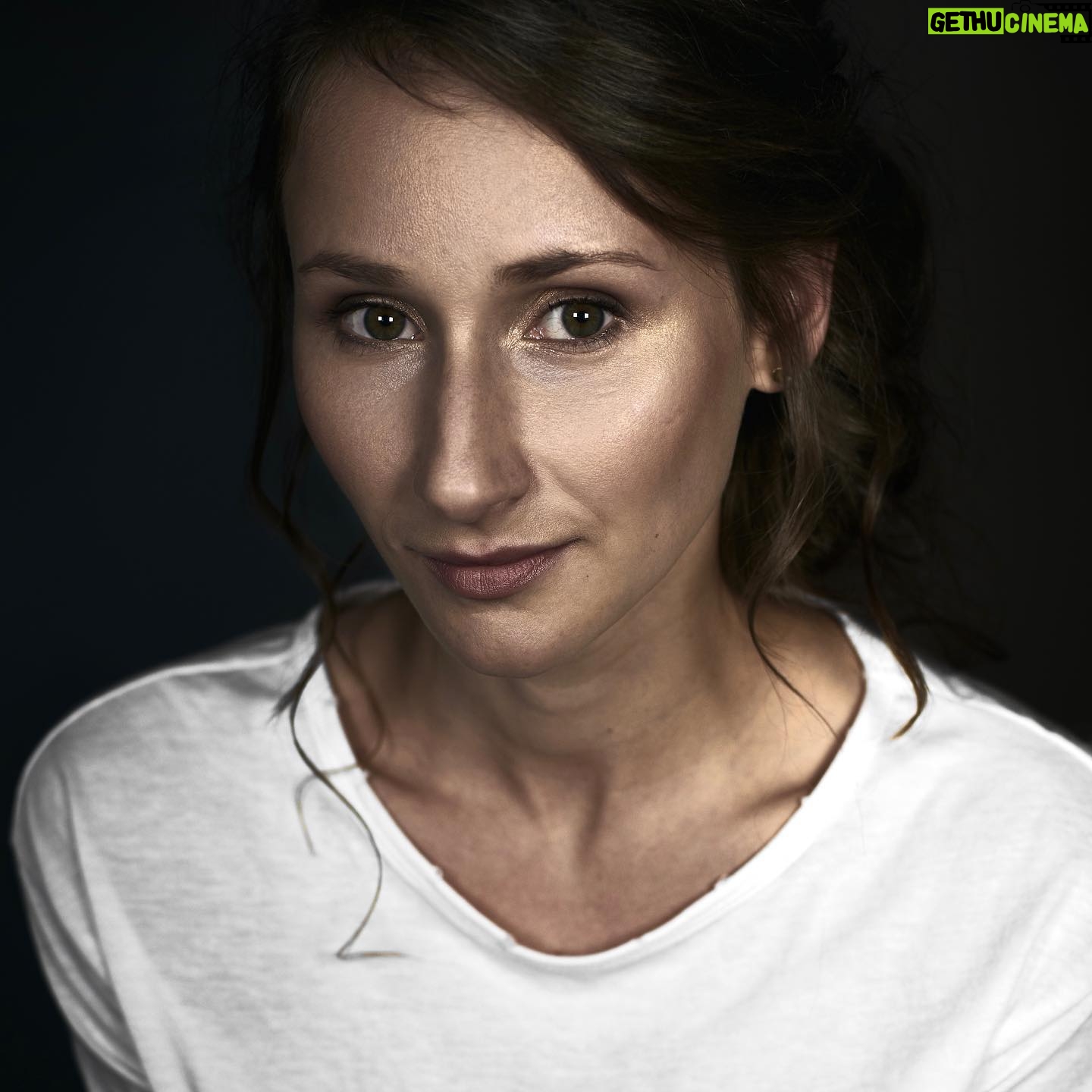 Agata Buzek - 1.6K Likes - Do końca maja w Hali Koszyki wystawa foto Maksymiliana Ławrynowicza. „Piękno”- kolejna z serii wystaw o kobietach. #foto #wystawa #exhibition #piękno #halakoszyki #warszawa #warsaw #dorotakuduk @joanna_osyda @aravels
