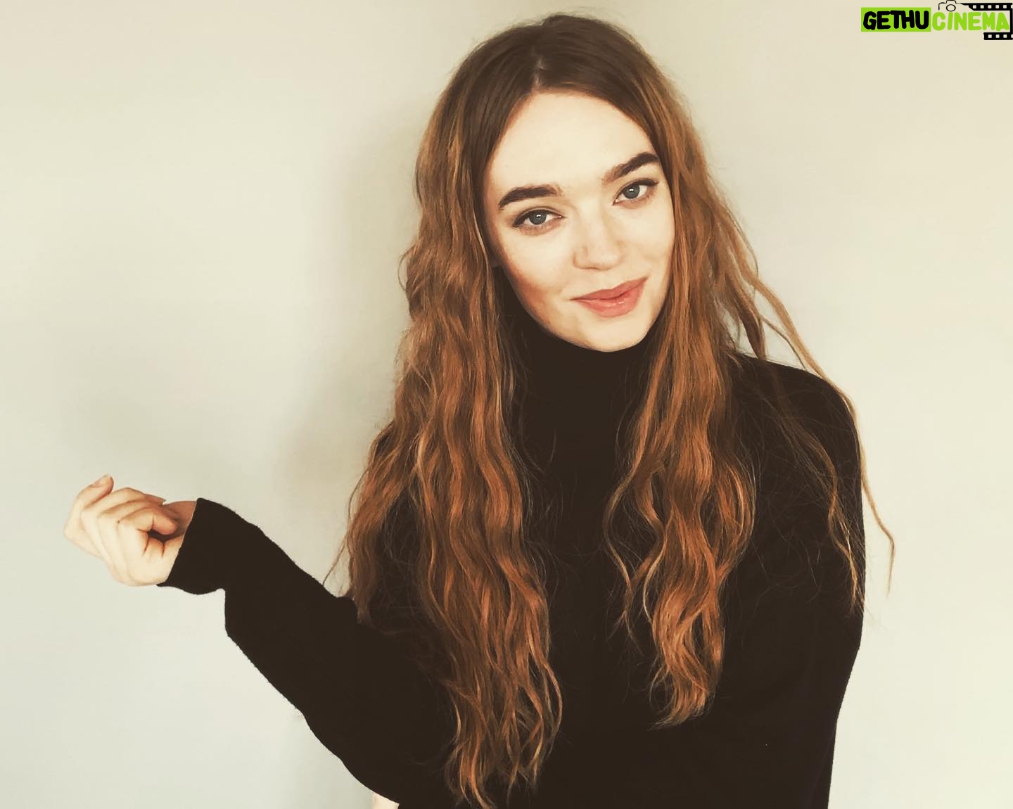 Agnes Born - 4K Likes - 📸💥
#headshots#newhair#selfportrait#photoshoot#smile#newlook#portrait#playtime#session#actress#norge#norway#picoftheday#gold#goldfeverhair#scandinavian#norwegian#norge#norway @goldfeverofficial @goldfeverhair