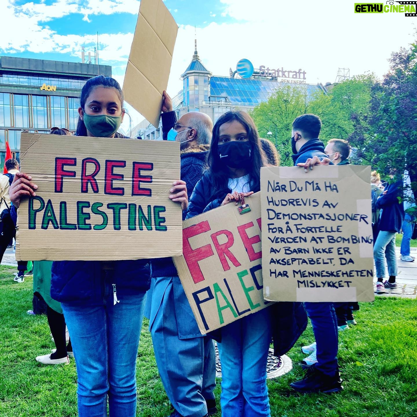 Agnes Born - 490 Likes - Fra gårdagens demonstrasjon i Oslo. Rørende, vondt, og viktig. 💔
@palestinakomiteeninorge @line.khateeb @kmglobal @antoinettesedin #YonatanShapira
#freepalestine#demonstration#bds#palestinakomiteen#gazaunderattack#palestine#endthewar#peaceandlove#freedom#norge#norway#demandjustice