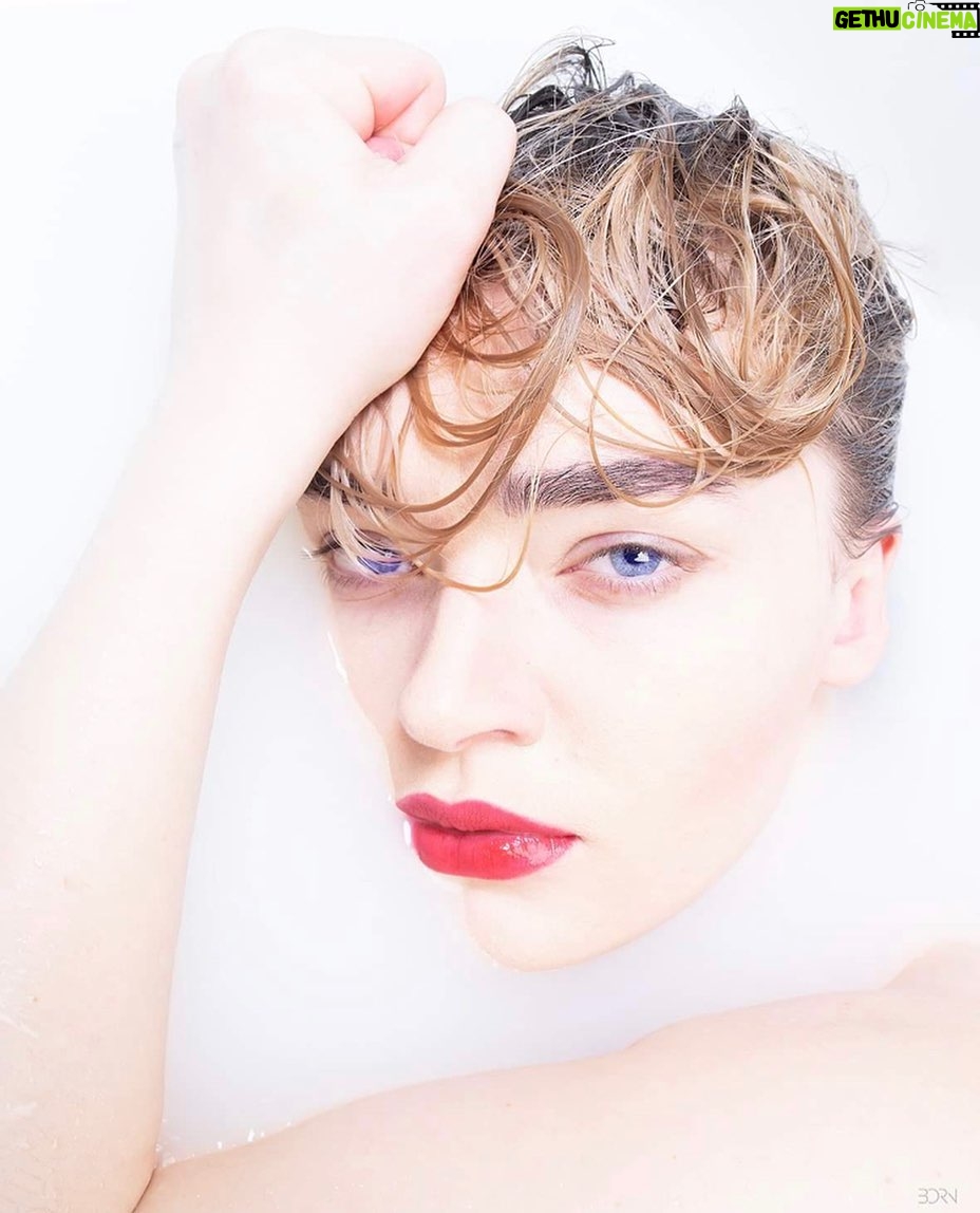 Agnes Born - 1.4K Likes - Milky way 💫
.
.
.
.
.
.
.
.
.
#milkbath#fujifilm#fujixseries#photoshoot#milkyway#bright#portrait#headshot#pale#chanel#rougeallure#redlips#photosession#whitershadeofpale#scandinavianstyle#actress#bareminerals#nude#photooftheday#brows#modeling#blueeyes #picoftheday#spatime#oslo#norway#cred#photograper @ketil.born