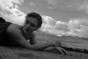 Agnes Born Instagram - 🌊🌊🌊

📸 @ketil.born 

.
.
.
.
.
.
#grainsofsand#bythesea#bnw#bnwphotography#photoshoot#cinematic#fujifilm#blackandwhite#modelling#melancholy#onthebeach#photohraphy#northernnorway#helgeland#norway#fjords