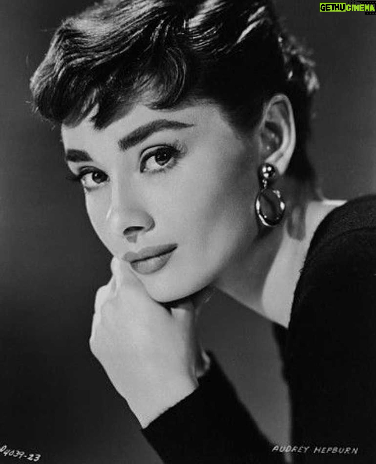 Agnes Born - 408 Likes - The best beauty tips ♥️
#HappyBirthday#AudreyHepburn#beautytips#thebeautyofawoman#actress#beauty#kindness#grace#Audrey#bekind#bella#icon