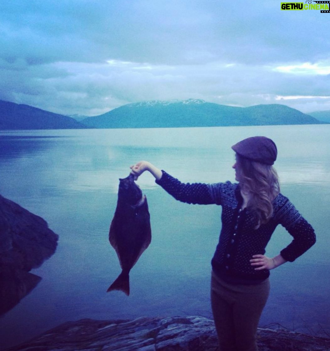 Agnes Born - 871 Likes - 10 years ago 🐳
.
.
.
.
.
.
#tbt#2012#fiskenhavetogkjærligheta#tavarepåhavet#halibut#piccolo#fishing#northernnorway#fjord#sommer#deepblue#nordland#norway