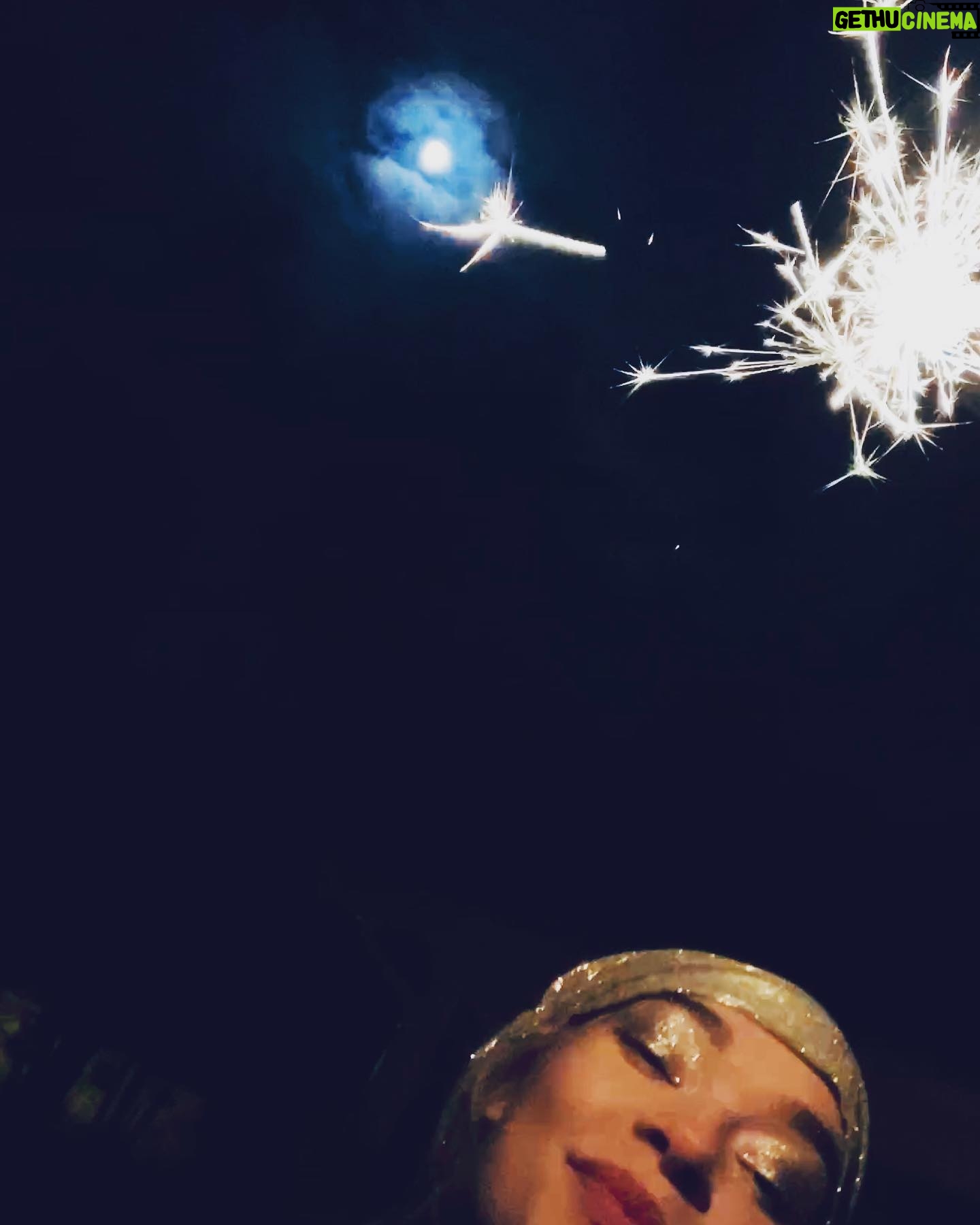 Agnes Born - 385 Likes - Happy New Year!🌟
The best is yet to come.
#happynewyear#fuck2020#newyear#thebestisyettocome#lovemore#welcome2021#celebrate#picoftheyear#takecare#smile#shine#comeraincomeshine #sparkling#love#champagne#nordland#norge#norway
