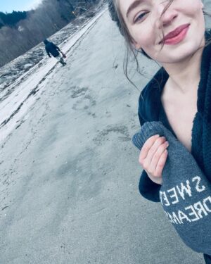Agnes Born Instagram - Easter 🌞⛷️

Fishing, skiing, and a photoshoot in the freezing cold with my dad @ketil.born 
Even got to help make this years bacalao 🐟🐟🐟

Wishing you all a lovely weekend!

.
.
.
.
.
.
#easter#påskeferie#utpåtur#skitur#holiday#skiing#fishing#icefishing#gledeerikkemorro#joy#bacalao#nordland#sunshine#påsken2022#nrkvær#northernnorway#norge#norway