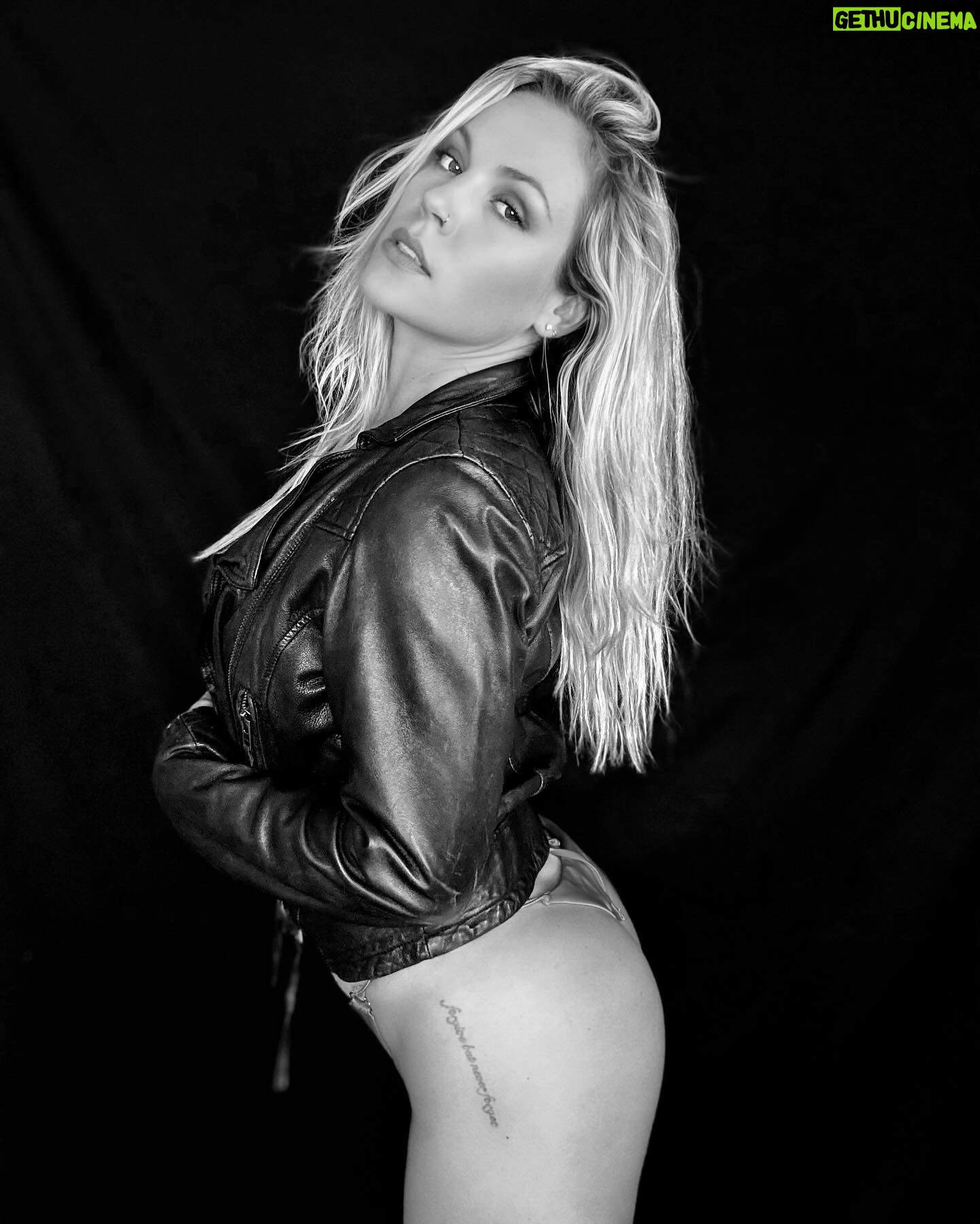 Agnes Bruckner - 345 Likes - Mondays. 😎
#monday #mondaymotivation #letsgo #leatherjacket #agnesbruckner #favorite #mondaymood #otw #khalid