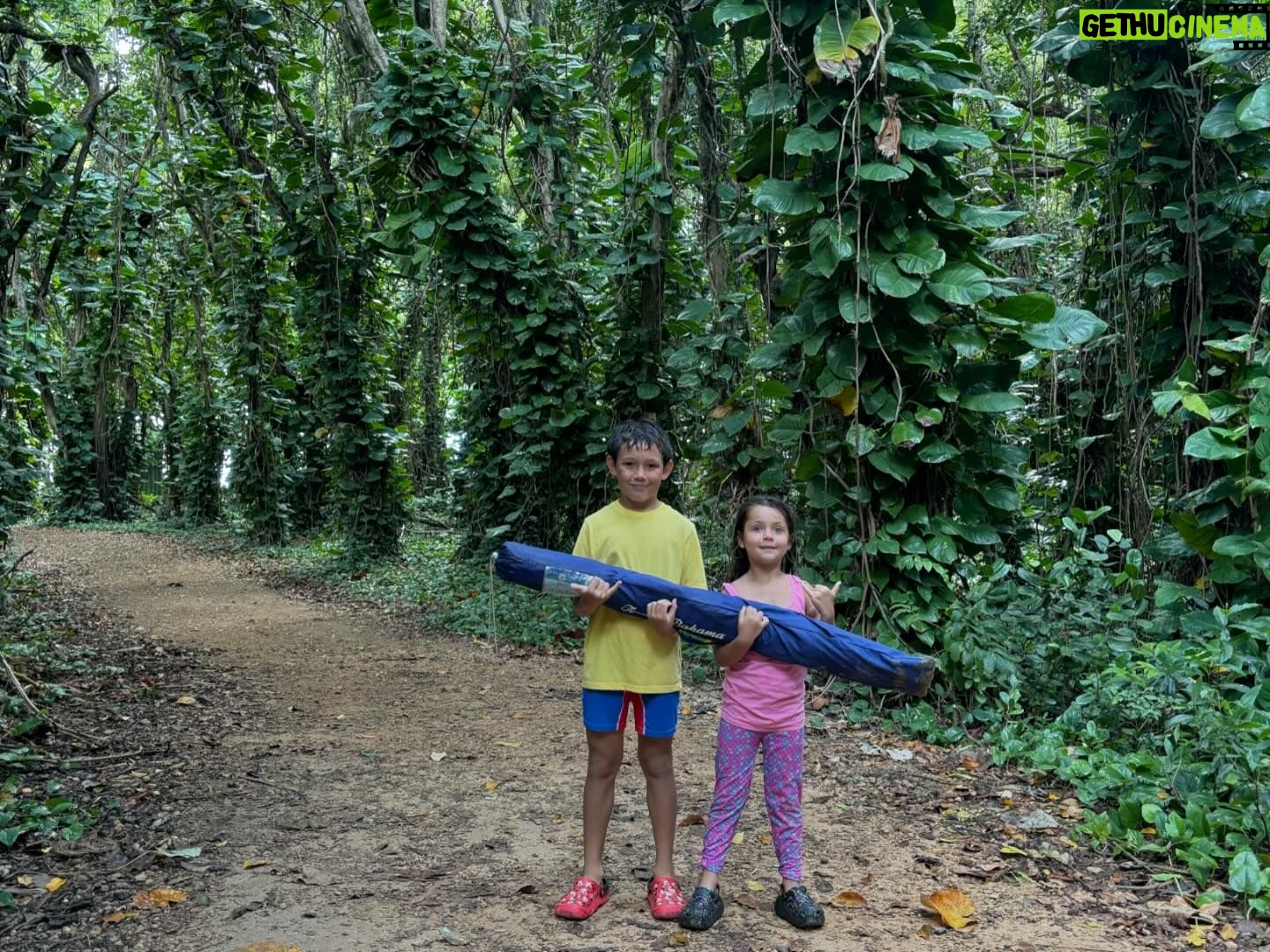 Agnes Bruckner - 337 Likes - First summertime North Shore trip unlocked 🔓
Adventures with my babies is the best!
Swipe for pure magic! 👉🏽👉🏽👉🏽👉🏽👉🏽
#northshore #kauai #love #adventure #vitaminsea #agnesbruckner #mama #babies #letsgo #corememories