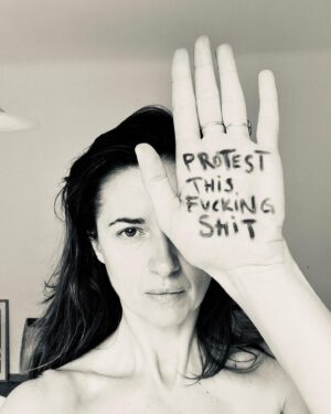Agnieszka Grochowska Instagram - W A R S A W / #protestthisfuckingshit / #freedom / #iwantmycountryback / #wewillnevergiveup /  #dontgiveupthefight / 🖤🖤🖤🖤🖤⚡️⚡️⚡️⚡️⚡️