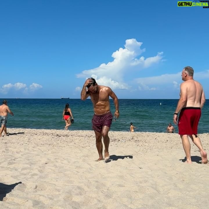 Agustín Sierra - 56K Likes - Todo miau 😸🌴🌊