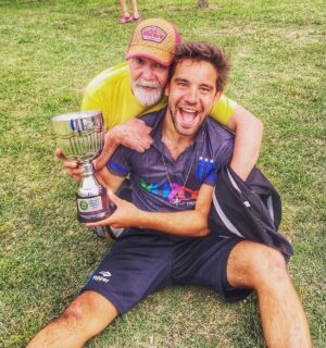 Agustín Sierra Instagram - 27 de marzo para toda la vida ✨

Hoy, con alegría y entre muchas lágrimas tmb, celebro lo afortunado que fui de tenerte conmigo tanto tiempo. 
Obvio que me encantaría que estés acá, a veces se me hace difícil sin vos, pero como decías siempre, “hay que ser agradecido hijo” y yo agradezco haber tenido un padre como vos, con tus valores y tus consejos.

Feliz cumpleaños viejito donde sea que estés ! 
Te quiero y te extraño mucho 🩵♾️🤍