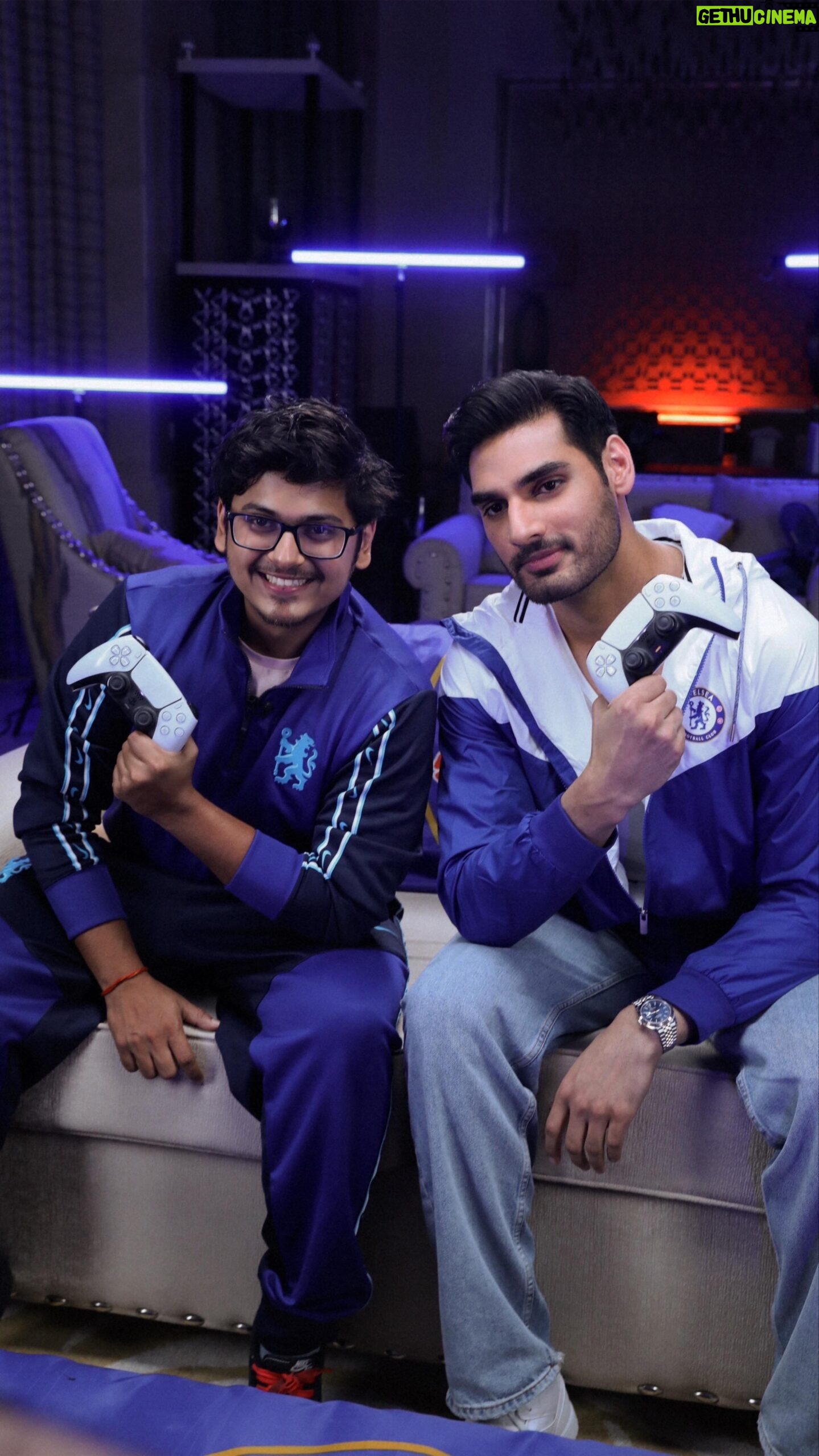 Ahan Shetty - 103.9K Likes - Thank you @chelseafc for bringing us together 💙
Always a good time with @ig_mortal!
#ktbffh