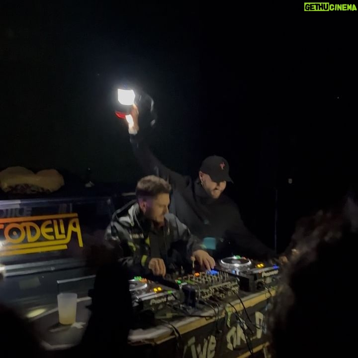 Ahikar Azcona - 12.5K Likes - “La vida que nos da llevar la muerte a cuestas”