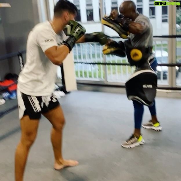 Ahmed Harroun - 13.4K Likes - Plus qu’un Coach . Une famille !!
TONTON 🇩🇿🇨🇩
#dz #combat #military #fight #fitness #mma #boxing #tactical #martialarts #training #army #selfdefense #fighter #war #kickboxing #sport #kravmaga #muaythai #fighting #karate #motivation #specialforces #gym #airsoft #soldier #police #bjj #ww #warrior #history