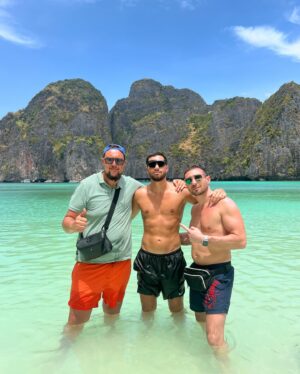 Ahmed Harroun Instagram - Family 🇹🇭