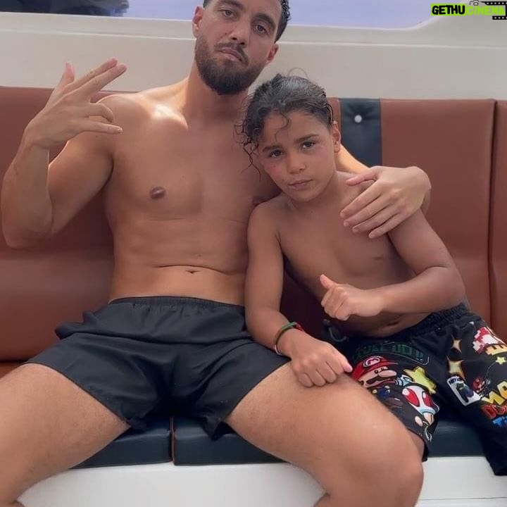 Ahmed Harroun - 38.8K Likes - Family 🇹🇭