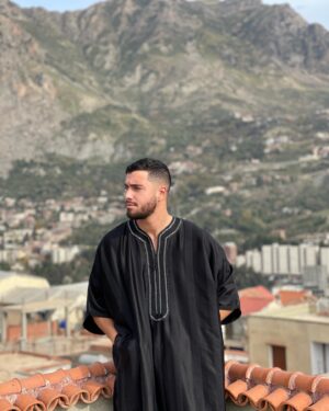 Ahmed Harroun Instagram - Les racines ⛰🇩🇿

#algerie #kherrata #bejaia #algeria #dz #kabyle