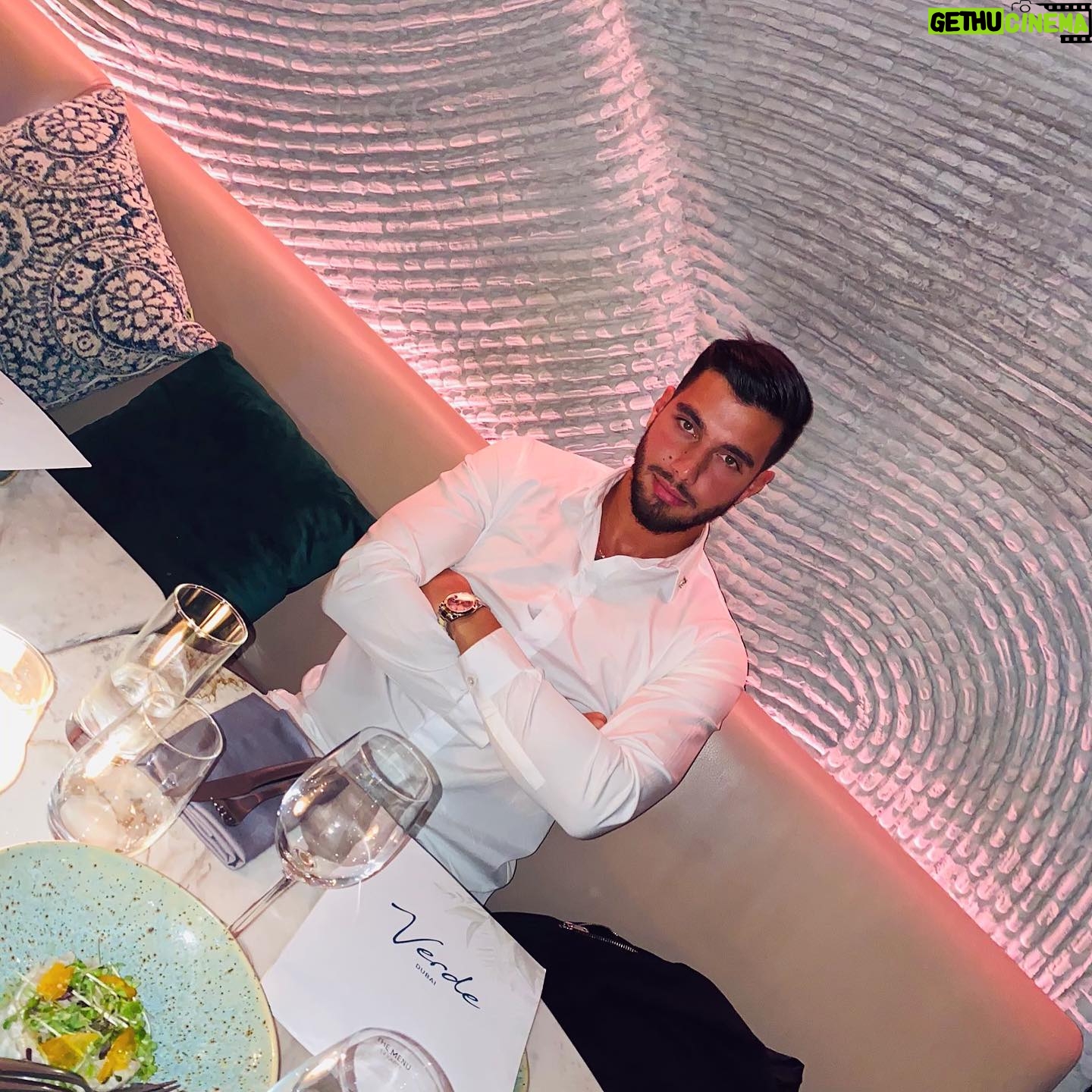 Ahmed Harroun - 17.3K Likes - Fait ce que tu pense bien être on te critiquera de toute façon 🤷🏼♂️😄