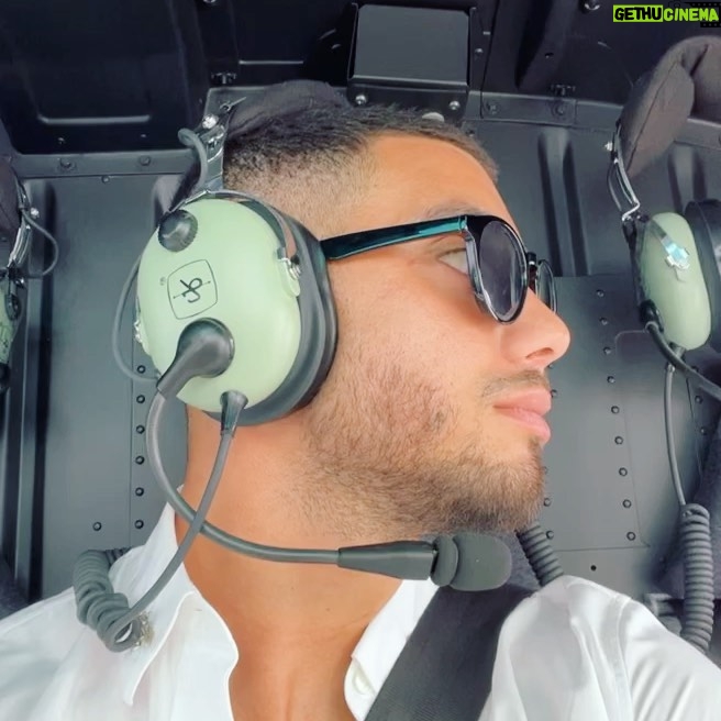Ahmed Harroun - 20.7K Likes - Je n’ai pas changé , j’ai juste compris ce qui étaient important pour moi .
Va toujours de l'avant,
sans regarder derrière,
Et ne perds pas ton temps .