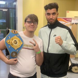 Ahmed Harroun Instagram - Aujourd’hui j’ai vécu une journée unique. J’ai entendu beaucoup de merci mais c’est à moi de tous vous remercier. 
J’ai rencontré des personnes incroyables de générosité et de gentillesse.
Donner de son temps c’est aussi recevoir. Merci à tous pour cette journée inoubliable. Et pour ceux qui le peuvent n’oubliez pas de faire un don. #telethon2019 ❤️
