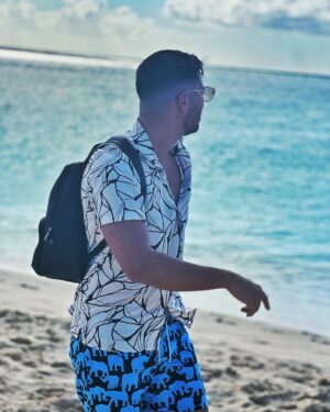 Ahmed Harroun Instagram - Unforgettable day in Saint-Marteen 😎