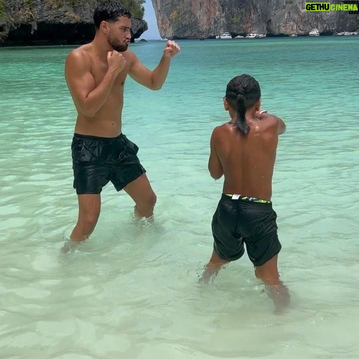 Ahmed Harroun - 38.8K Likes - Family 🇹🇭