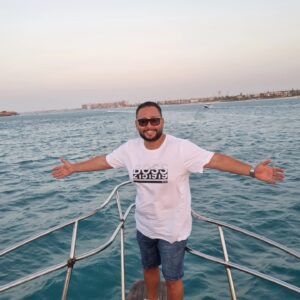 Ahmed Rizq Instagram - كل سنه وحضراتكم بخير.. عيد سعيد عليكم جميعا ❤❤❤❤❤