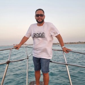 Ahmed Rizq Instagram - كل سنه وحضراتكم بخير.. عيد سعيد عليكم جميعا ❤❤❤❤❤