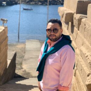 Ahmed Rizq Instagram - تفتكروا رحلة أسوان حتغير حاجه فى شكل علاقة يوسف ودليله  #بخط_الايد @hanazahranofficial  @myrna_noureldin