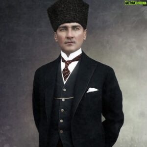 Ahmet Çevik Instagram - Yurtta Sulh Cihanda Sulh
#atatürk