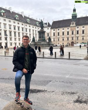 Ahmet Çevik Instagram - Güzel bir Viyana seyahatinin sonuna geldim.
Hoşçakal Viyana. 
#binşükür 
 #viyana #vienna #avusturya🇦🇹