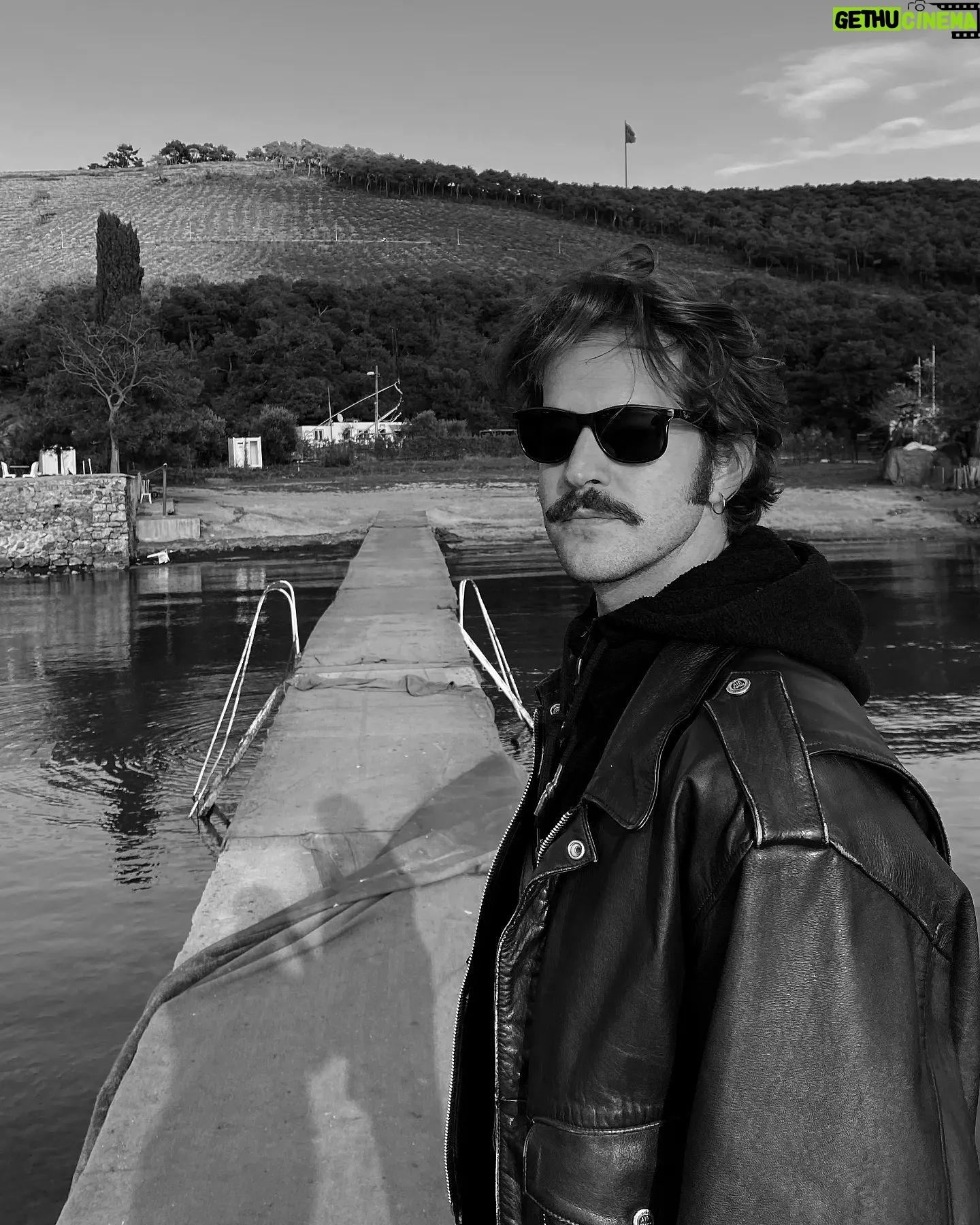 Ahmet Kayakesen - 8.8K Likes - š¬