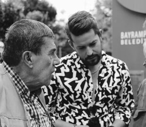 Ahmet Kayakesen Instagram - Kıymet bilmeli, hayattayken hatırlamalı... Saygıyla #zihnigöktay 🙏🏻