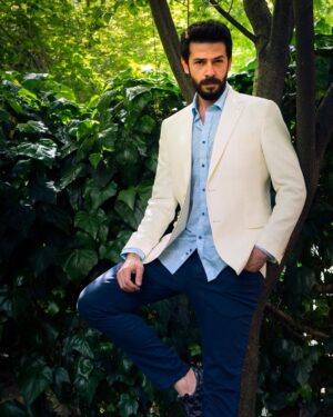 Ahmet Tansu Taşanlar Instagram - evet tabii ki 📸: @suerdas 
styling : @laprendapr