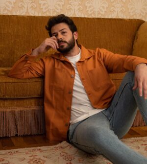 Ahmet Tansu Taşanlar Instagram - biri de çıkıp demedi ki storyde kalmasın. 

@moodboardmags

Fotoğraf: Enes Kahraman @eneskahraman
Saç: Neşe Kaya @makeupnesekaya
Styling: Hasan Özay @byhassanozay
Röportaj : Akın Özışık @akin.ozisik 
Mekan: @crowneplazaistanbuloldcity
Kostüm:@antiochmen 
Ayakkabı: @ilvi_official