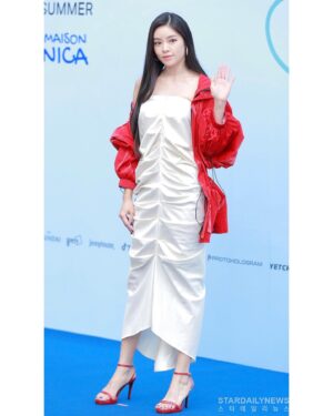 Ahn Chae-mi Instagram - 2024 S/S #서울패션위크 #메종니카 포토월 
기자님들 사진 감사합니다아❤️

메종니카 초대해주셔서 감사합니다🫶🏻 @maison_nica 

#seoulfashionweek #maisonnica #안채미