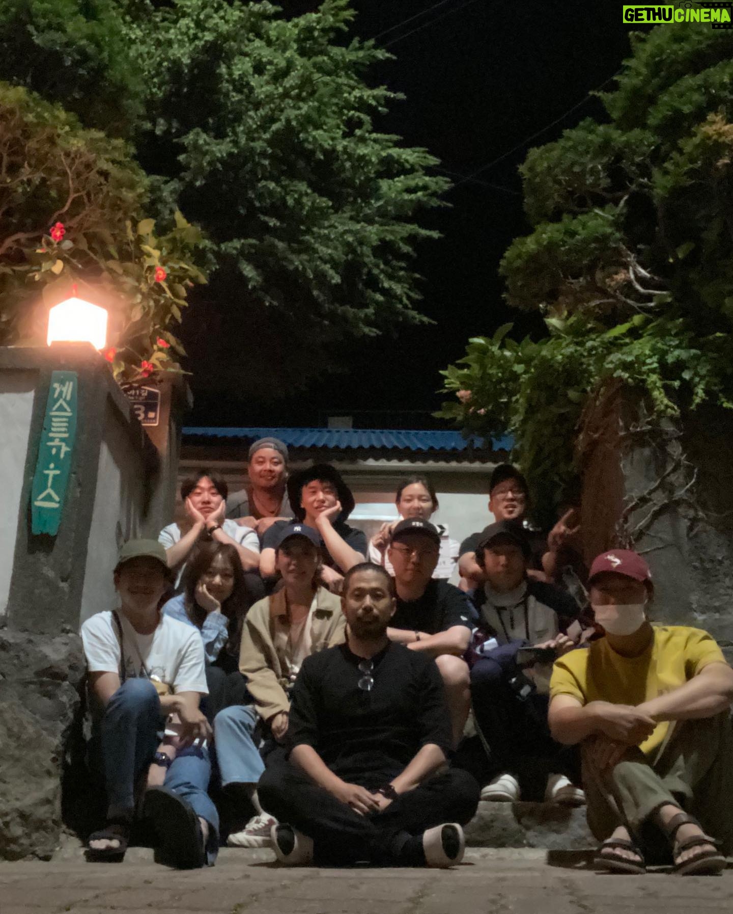 Ahn Jae-hong - 15.6K Likes - 이제 '울렁울렁 울렁대는 가슴안고'를 IPTV와 여러 온라인 플랫폼에서 보실 수 있어요!
서비스 플랫폼: IPTV (KT olleh TV, SK Btv, LG U TV), 홈초이스, 구글플레이, TVING, wavve, 네이버 시리즈on, 카카오페이지, KT skylife, 씨네폭스 등 다양한 플랫폼
멋있는 사람들과 행복하게 만들었던 영화입니다
❤️🔥