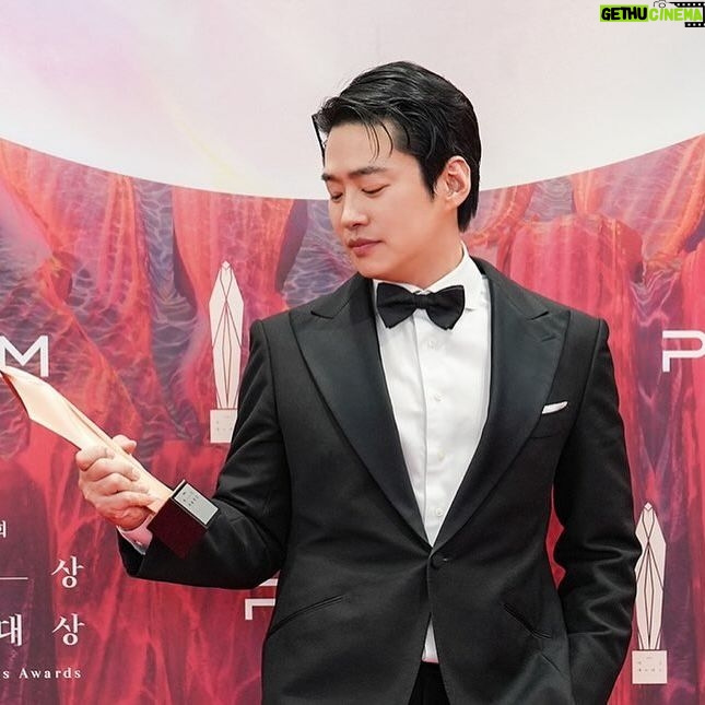 Ahn Jae-hong - 23.4K Likes - 영광입니다. 🤍
⠀
#Maskgirl #주오남 🏆
@netflixkr