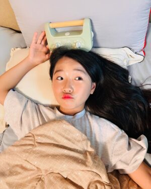 Ahn Se-bin Instagram - my little morphee 

프랑스육아법 마이리틀모페!! 

2020년 프랑스에서 시작해 현재, 약 70만 이상의 가정에서 사용하고 있는 키즈 오디오 세빈이도 듣고 있는데 평소 공부하던 내용이 나오면 두배 효과✨

- 192개의 다양한 창작 동화, 명상 세션 & 음악 ASMR이 내장
- 🇫🇷🇺🇸🇬🇧🇰🇷 전문 원어민 성우가 녹음한 128개의 창작 동화
- 명상 시 사용할 수 있는 32개의 명상 세션
- 마음을 안정시킬 수 있는 16개의 마음안정 음악
- 16개의 자연의 소리와 백색소음
- 듣기 선행으로 귀트영 도움 

아이들의 건강한 수면을 돕는 마이리틀모페 
'영국식 영어, '미국식 영어' 그리고 '프랑스어'가 지원되어, 자연스럽게 정확한 발음으로 외국어 듣기에 익숙해지는 마이리틀모페 

📍현대백화점 판교점, 더현대 서울점 마이리틀모페가 입점

@morphee.kr 

홈페이지➜www.morphee.co.kr
스토어➜ (https://smartstore.naver.com/apsunfit)

#협찬 #마이리틀모페 #📻 #France #mylittlemorphee #프랑스육아법 #우리아이 #원어민영어 #선생님 #키즈오디오 #외국어교육 #숙면 #명상 #영어교육 #분리수면 #3살아기 #꿀잠 #🇫🇷 #🇺🇸#🇬🇧 #🇰🇷 #정국 #jungkook #neverletgo #안세빈 #sebin