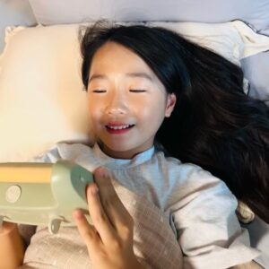Ahn Se-bin Instagram - my little morphee 

프랑스육아법 마이리틀모페!! 

2020년 프랑스에서 시작해 현재, 약 70만 이상의 가정에서 사용하고 있는 키즈 오디오 세빈이도 듣고 있는데 평소 공부하던 내용이 나오면 두배 효과✨

- 192개의 다양한 창작 동화, 명상 세션 & 음악 ASMR이 내장
- 🇫🇷🇺🇸🇬🇧🇰🇷 전문 원어민 성우가 녹음한 128개의 창작 동화
- 명상 시 사용할 수 있는 32개의 명상 세션
- 마음을 안정시킬 수 있는 16개의 마음안정 음악
- 16개의 자연의 소리와 백색소음
- 듣기 선행으로 귀트영 도움 

아이들의 건강한 수면을 돕는 마이리틀모페 
'영국식 영어, '미국식 영어' 그리고 '프랑스어'가 지원되어, 자연스럽게 정확한 발음으로 외국어 듣기에 익숙해지는 마이리틀모페 

📍현대백화점 판교점, 더현대 서울점 마이리틀모페가 입점

@morphee.kr 

홈페이지➜www.morphee.co.kr
스토어➜ (https://smartstore.naver.com/apsunfit)

#협찬 #마이리틀모페 #📻 #France #mylittlemorphee #프랑스육아법 #우리아이 #원어민영어 #선생님 #키즈오디오 #외국어교육 #숙면 #명상 #영어교육 #분리수면 #3살아기 #꿀잠 #🇫🇷 #🇺🇸#🇬🇧 #🇰🇷 #정국 #jungkook #neverletgo #안세빈 #sebin