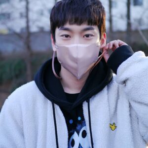 Ahn Seung-gyun Instagram - 고마운 분들. 동료들 또 봐요.
제게 지나간 시간이 소중 했던 것 처럼
지금 또한 누군가에겐 좋은시절 이였음 
좋겠어요. 
그래왔듯이 가다보면 더 재밌고 웃을때가
있을거에요. 큰 힘과 위로를 받았습니다.
감사합니다. 고생하셨습니다. 
#지금우리학교는
#netflix 
#후반전도화이팅