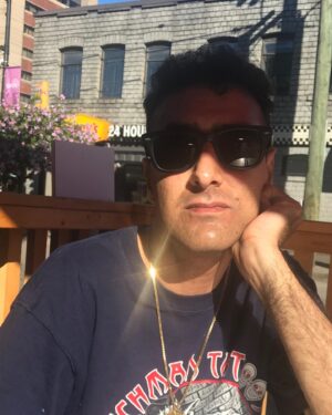 Ahoo Kheradmand Instagram - دنیایم زیباست چون تو هستی.
پسرم نازنینم تمام لحظه های عمرم بدرقه نفس کشیدن توست،ورق خوردن برگ سبز دیگری از زندگیت را تبریک میگویم.🎂🌺🌻🍀☘️🌈💐💋❤️❤️🤟🏾🤟🏾🤟🏾
#کاووس_استادمحمد #تولدت_مبارک #محموداستادمحمد #تولدت_مبارک_عشقم #آهوخردمند 
#kavoosostadmohammad #happybirthday #love #bestsonever #ahookheradmand #mahmoodostadmohammad #mahmudostadmohammad