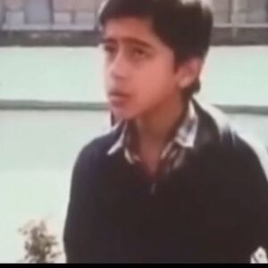 Ahoo Kheradmand Instagram - کیومرث پور احمد عزیز و نازنین ، کارگردان و نویسنده برجسته کشورمان در سن ۷۴ سالگی به زندگی خود پایان داد .
#سفرتان_سبز #کیومرث_پوراحمد #کارگردان_سینما #سینمای_ایران #سینما#قصه_های_مجید