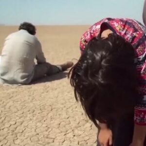 Ahoo Kheradmand Instagram - چنان رنجیده‌ام از دست این تقدیر بی مقدار که........
شعر: زویا زاکاریان
آهنگ و تنظیم:واروژان
#شب_زده_ابی#خرمشهر #جنوب #متروپل #ایران#ترانه_ماندگار #اردلان_سرفراز #شهیار_قنبری #فریدزولاند🎼 #ایرج_جنتی_عطایی #موزیک #آهنگ#خوزستان