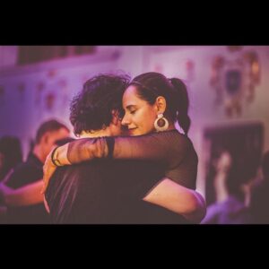 Ahu Türkpençe Instagram - Tango 💕 #dansetmek iyidir 💕#praguetangomarathon embrace with heart 🧚‍♀️
