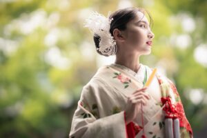 Ai Hayase Instagram - ･
･
･
お知らせ🕊️

猿田彦神社の婚礼メインビジュアルを務めさせて頂きました！ブライダルスタッフの皆さんもとても親切でこういう場所で挙式できたら幸せだろうな〜なんて思っちゃった😌

公式サイトのフォトギャラリー欄に沢山掲載されているので是非チェックしてください！

結ばれていく皆様にとって特別な時間となりますように💍
･
･
･
 #猿田彦神社  #ウェディングフォト  #ブライダル