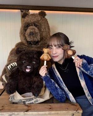 Ai Hayase Instagram - ･
･
･
よるのブランチ

くまのドーナツ可愛いし美味しかった🧸
初めてリボンメイクしたけど簡単に可愛くなれちゃうから
みんなも試してみてね🎀

OCTPATHの皆さん、すごく仲良しでインタビューも盛り上げて下さって、最高のパフォーマンスも披露して下さいました！

来週も観てね〜
･
･
･
 #よるのブランチ