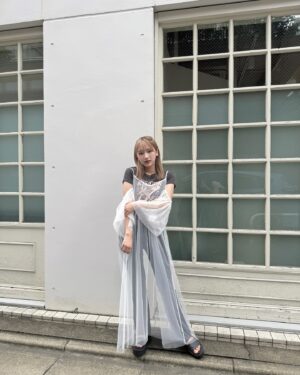 Ai Hayase Instagram - ･
･
･

1ヶ月終わるの早すぎ！！！！！
最近暑くなってきたからみんな体調気をつけてぇぇぇ

王様のブランチ 中継 衣装‎🤍

チュールワンピース @violettaofficial_jp 
トップス @shaggie_official 

･
･
･