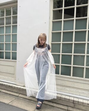 Ai Hayase Instagram - ･
･
･

1ヶ月終わるの早すぎ！！！！！
最近暑くなってきたからみんな体調気をつけてぇぇぇ

王様のブランチ 中継 衣装‎🤍

チュールワンピース @violettaofficial_jp 
トップス @shaggie_official 

･
･
･